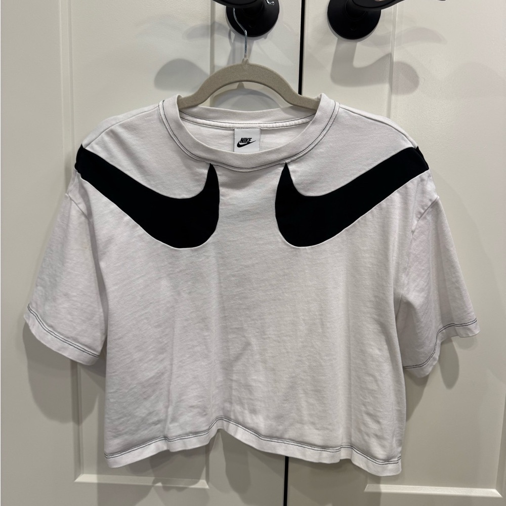 Nike Big Double Swoosh Sportscaster
DR6201 Cropped Top White Black - Picture 3 of 5